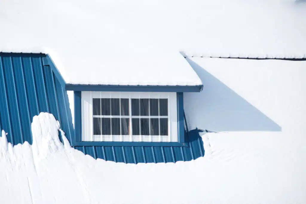 6 Reasons Why Having a Metal Roof During Winter Is a Great Choice